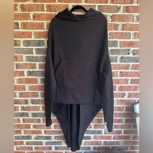 Aakasha Black High-low Tunic Hoodie with Tulip Hem.  Size Small - Picture 5 of 8